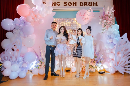 Tưng bừng sinh nhật tại nhà hàng Dong Son Drum
